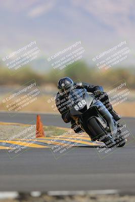 media/Sep-11-2022-SoCal Trackdays (Sun) [[81b7e951af]]/Turn 14 (1130am)/